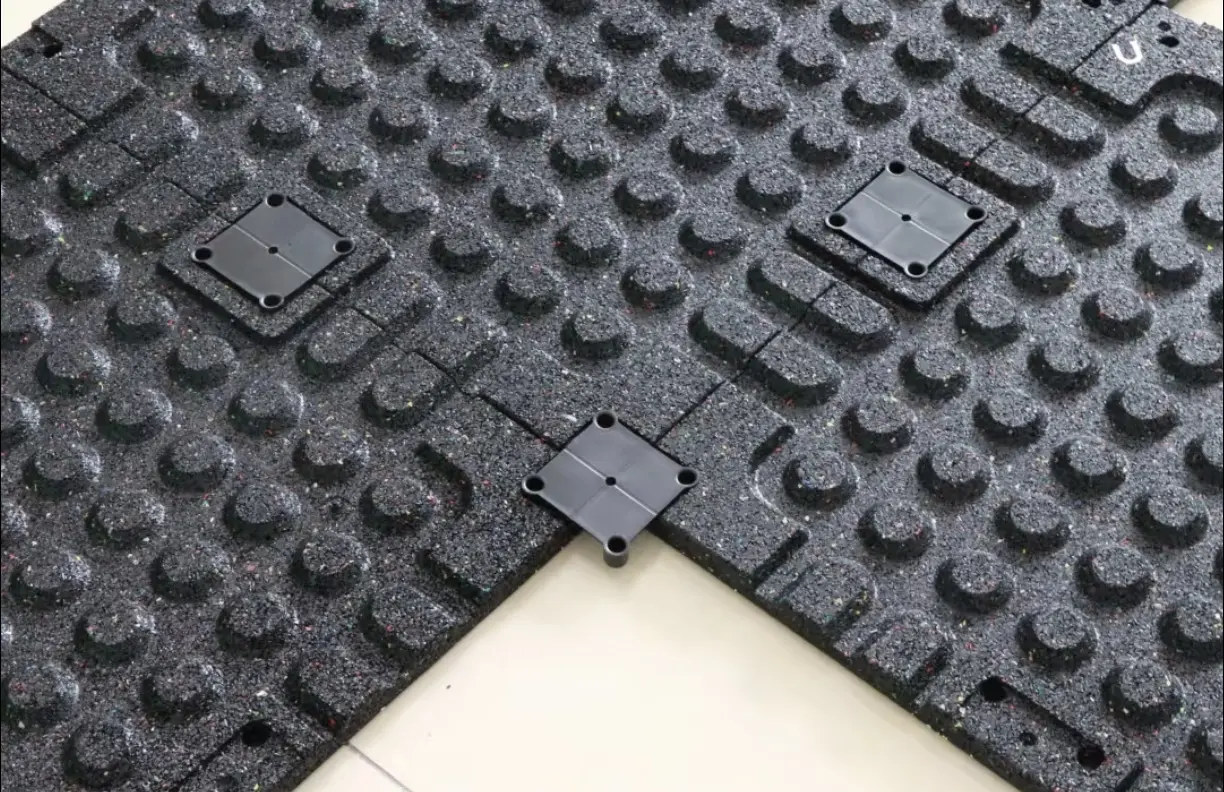 卡扣复合式橡胶地垫 02