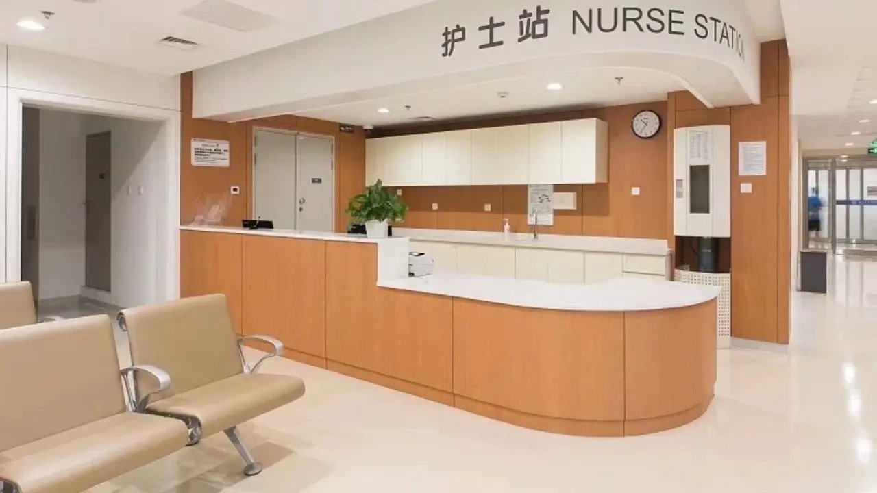 The application of homogeneous PVC vinyl flooring in hospital4.jpg