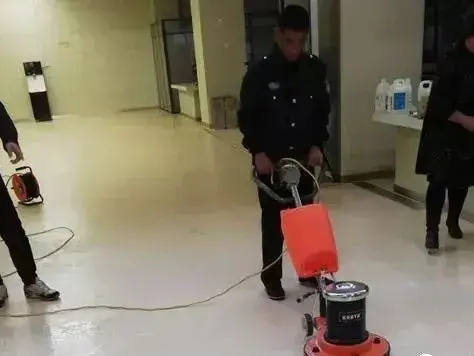 Precautions for keeping the gloss of PVC plastic floor